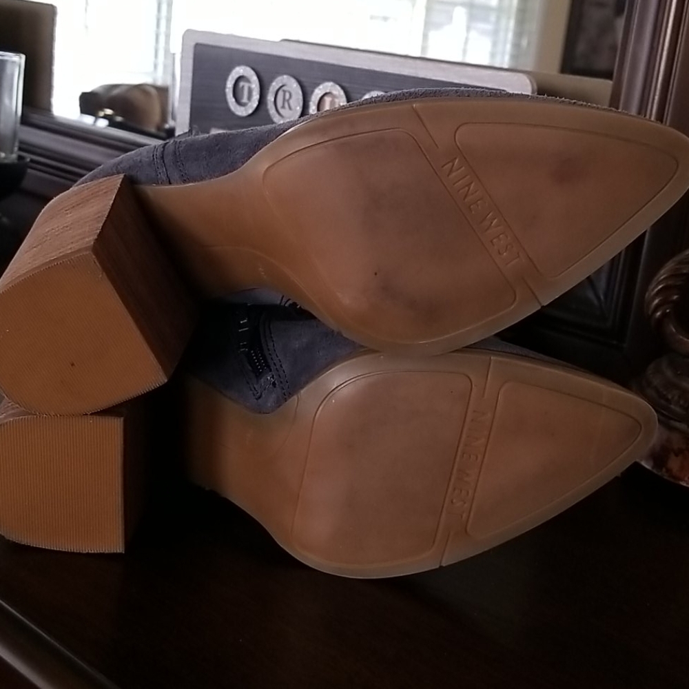 Nine West Kirby Gray Blue Suede Booties With Block Heel And Pointed Toe Size 7.5 - Picture 5 of 5